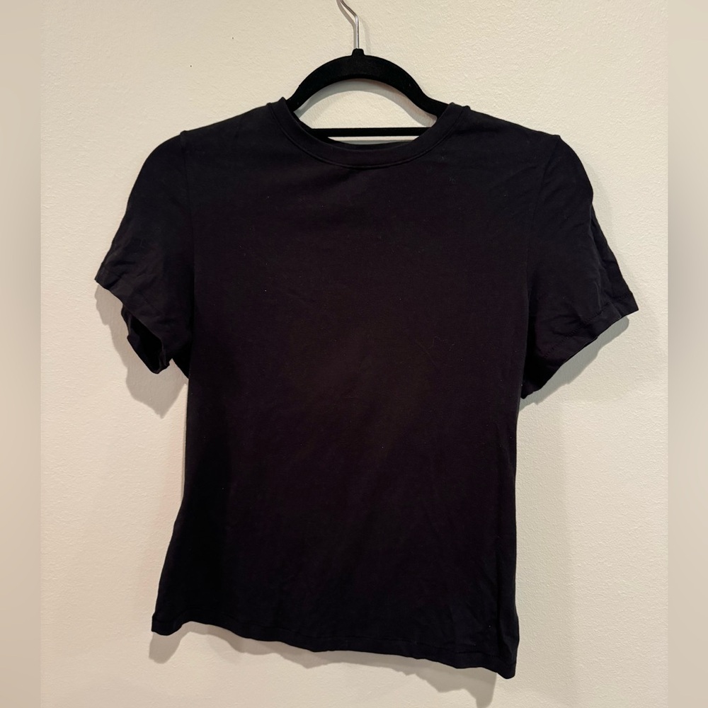 Skims cotton jersey tshirt in color soot size large. Worn once. Great condition